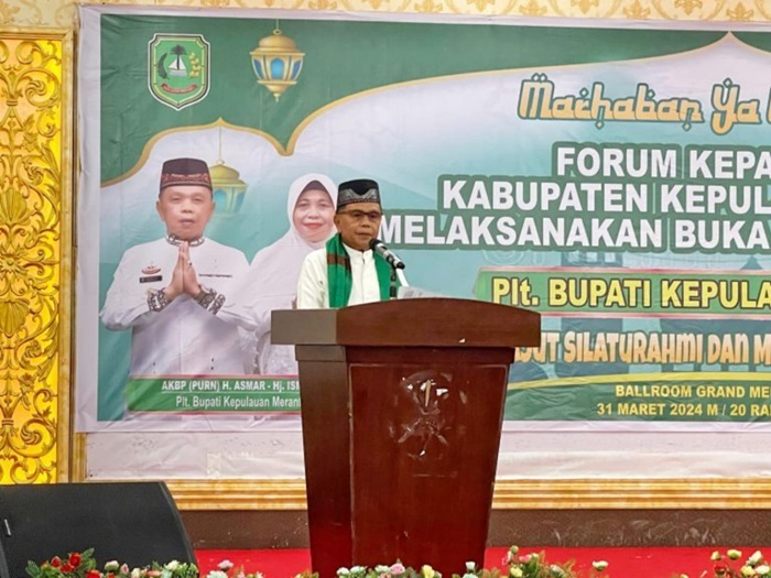 Plt Bupati Kepulauan Meranti H.Asmar Buka Bersama Dengan Forum Kepala Desa